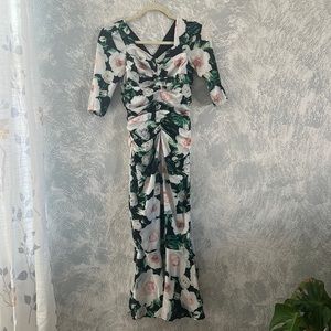 beautiful quarter sleeve cinched long floral dress